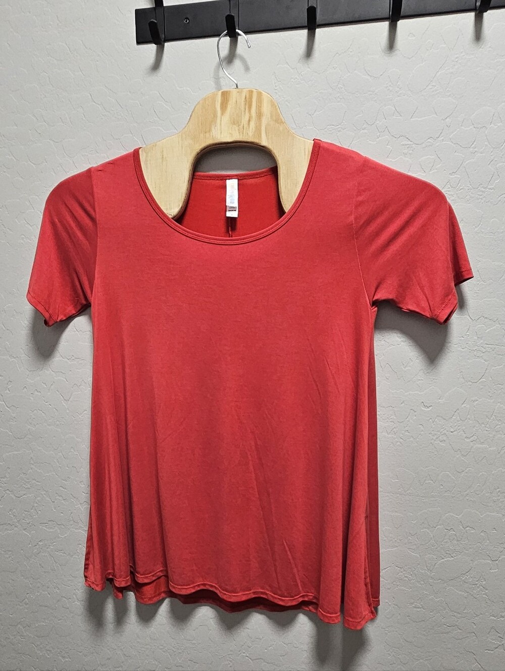 LuLaRoe Perfect T Shirt Size Small Red Swing Tee